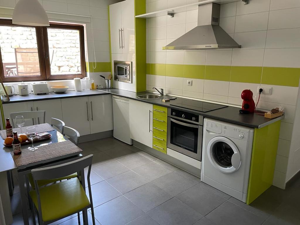 Apartamentos Los Tojos Colsa Eksteriør billede