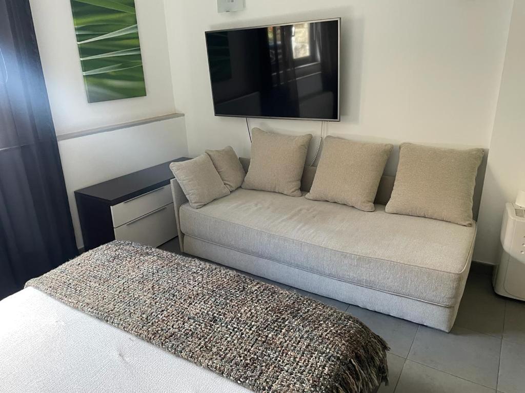 Apartamentos Los Tojos Colsa Eksteriør billede