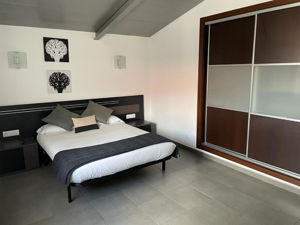 Apartamentos Los Tojos Colsa Eksteriør billede